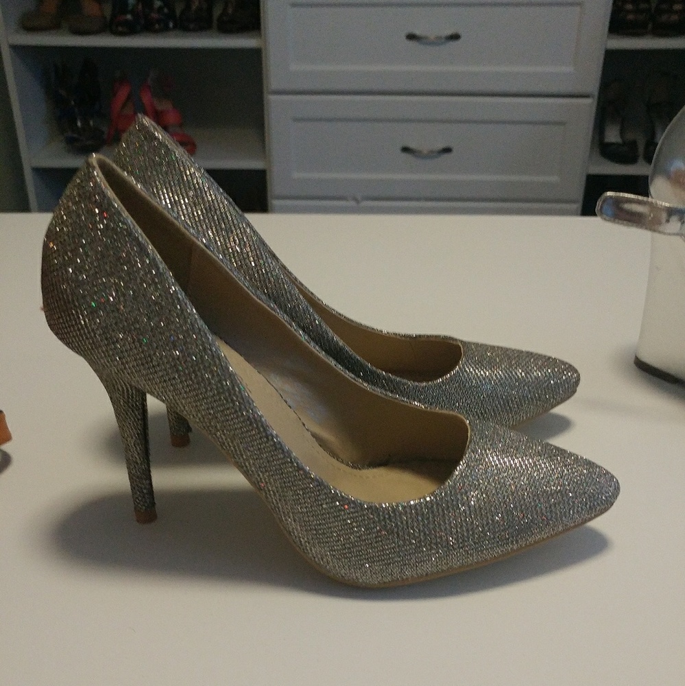 Sparkle pumps